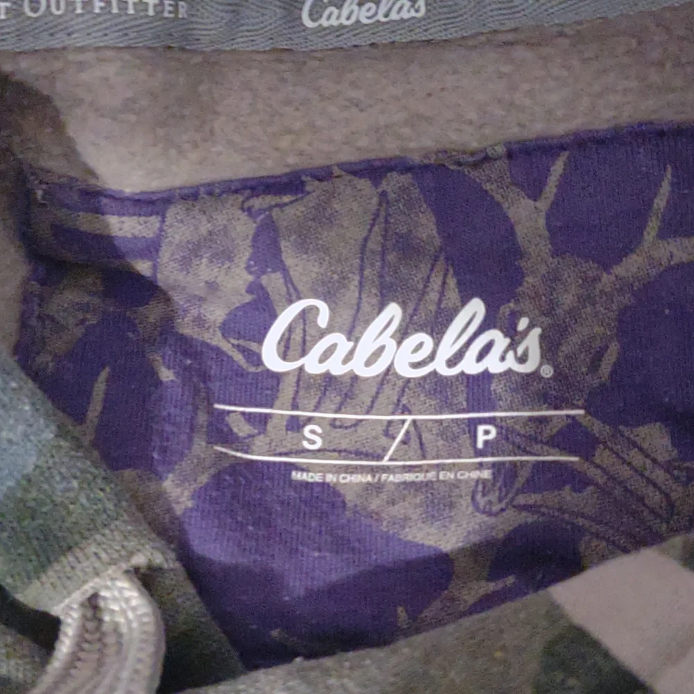Cabelas camouflage Hoodie - Picture 3 of 4